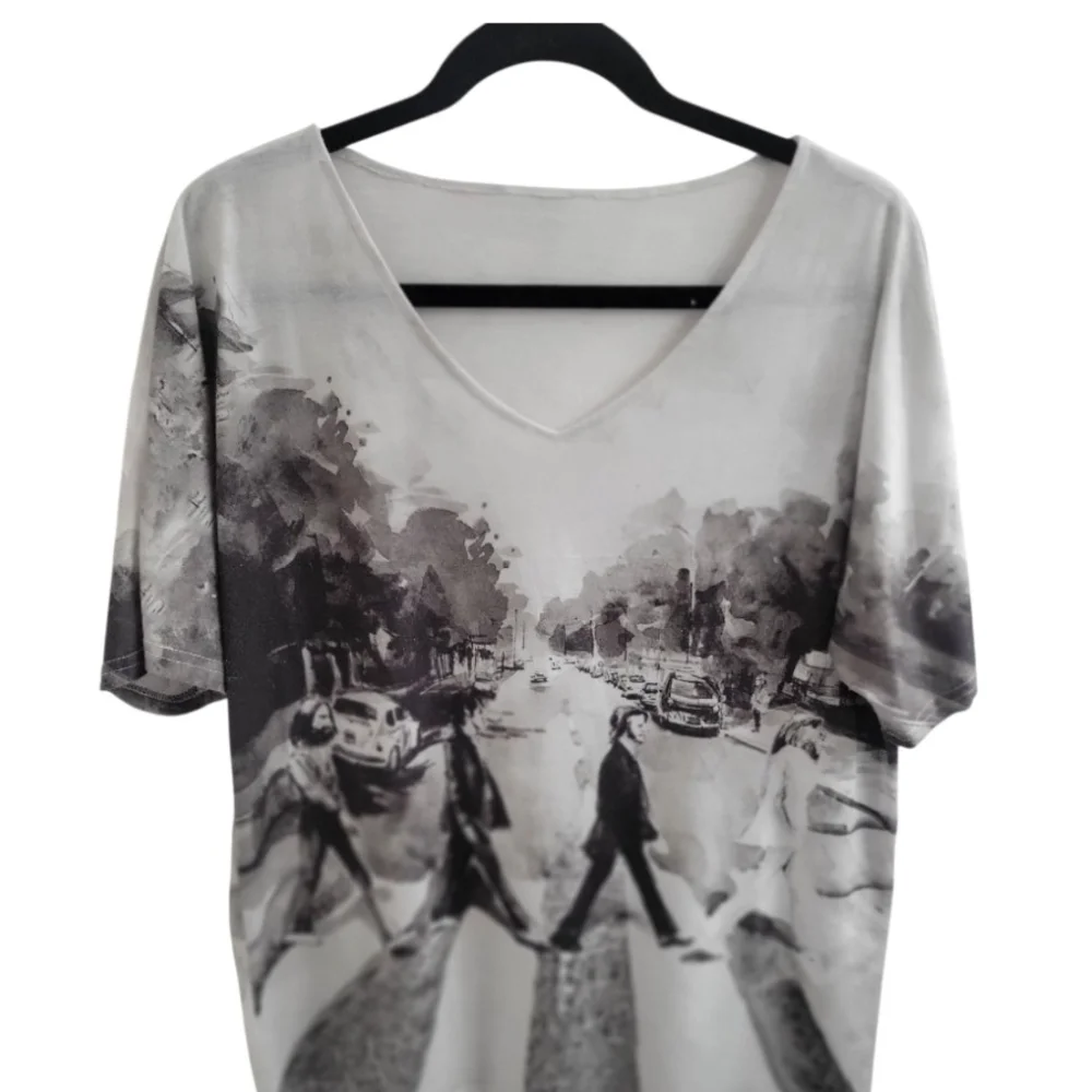 Beatles V-Neck Street-Scene Graphic Tee Abbey Road Washed Monochrome Black White - Picture 1 of 10